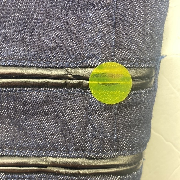 Victoria’s Secret SZ L Jean Cropped Jacket Gold Chain Blue Stretch Coat NWT Read - Picture 9 of 9